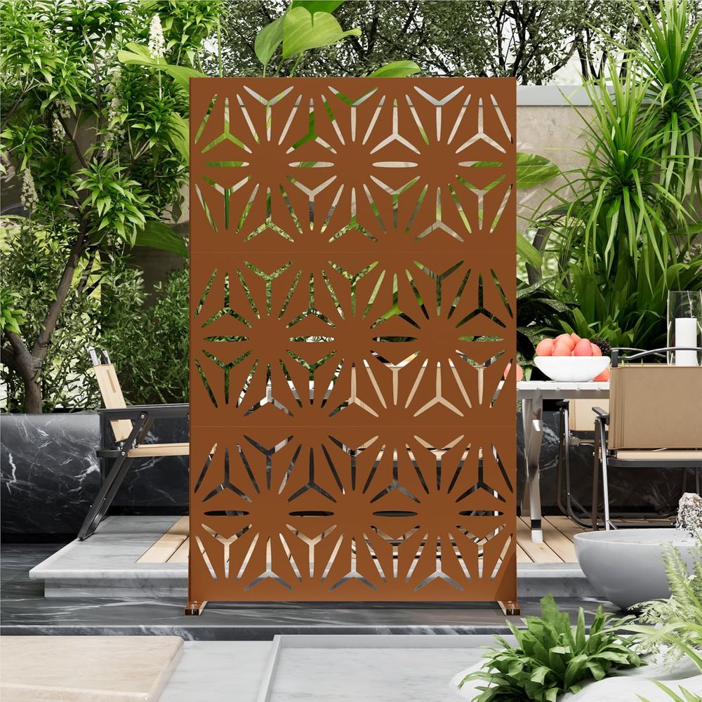 H&M Home Decor - Metal Privacy Sn or Outdoor reestanding